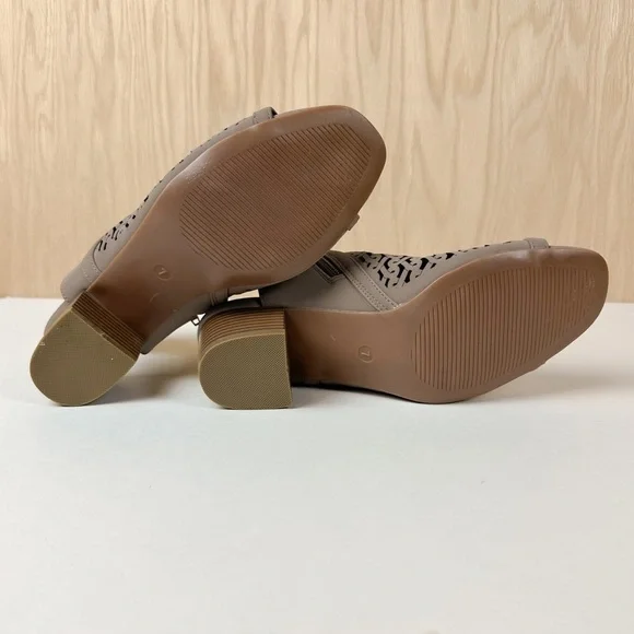 C Comfort EST. 1946 Taupe Gray Slingback Block Heel Sandal Booties - Picture 10 of 10